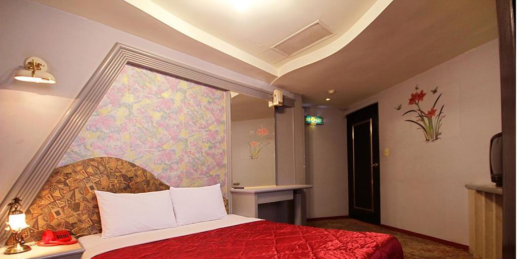 Broadway Hotel Taichung Exteriör bild